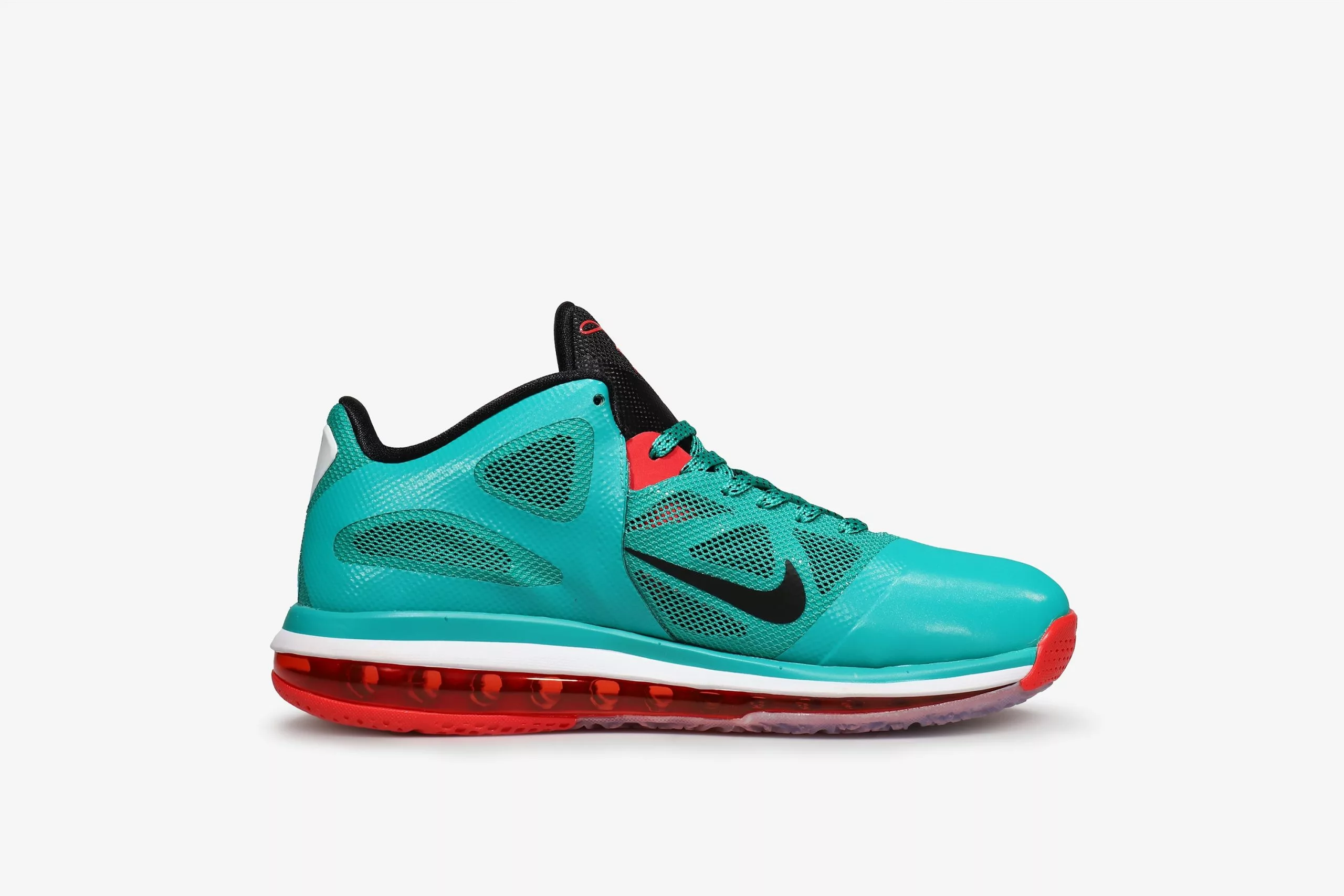 Nike Lebron LX Low 3 Nike Lebron LX Low - Image 3
