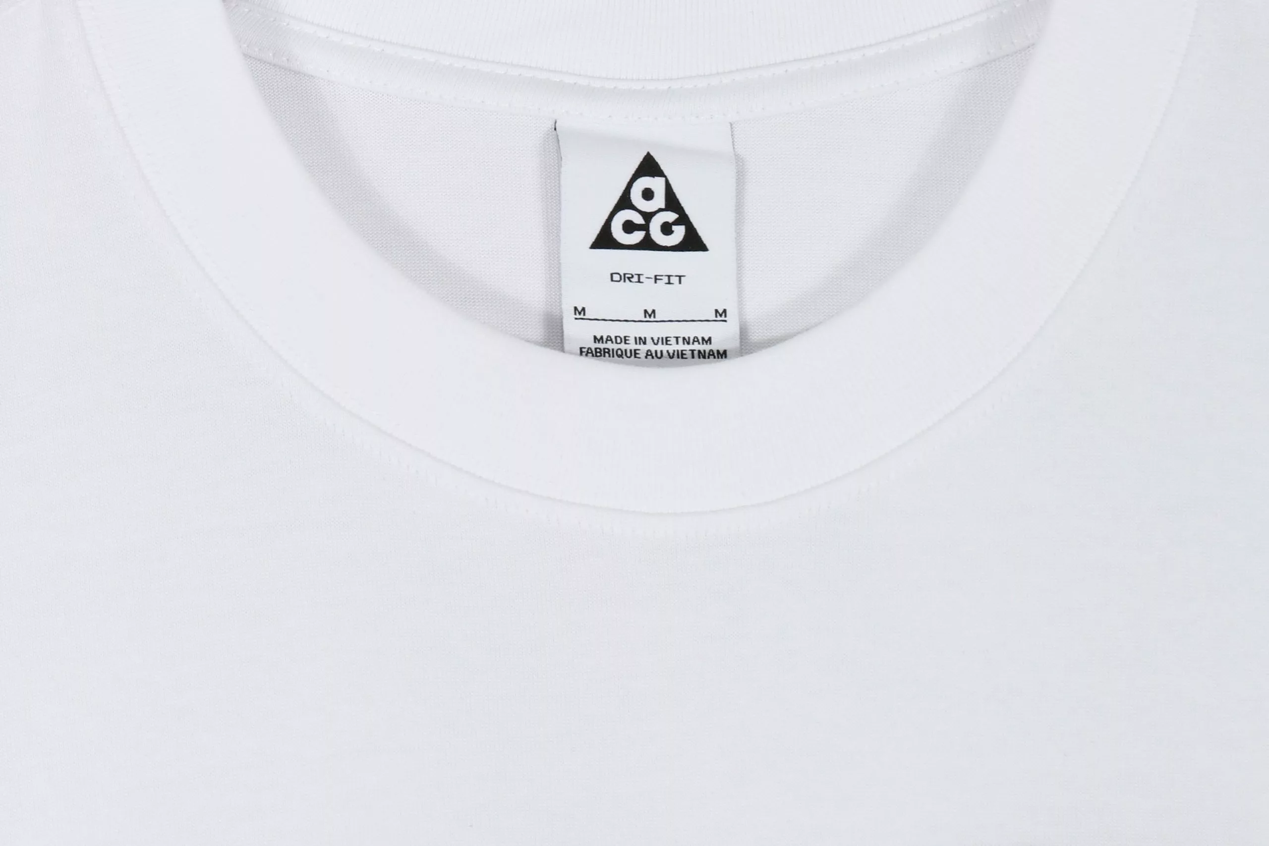 Nike ACG Patch Tee 3 Nike ACG Patch Tee - Image 3