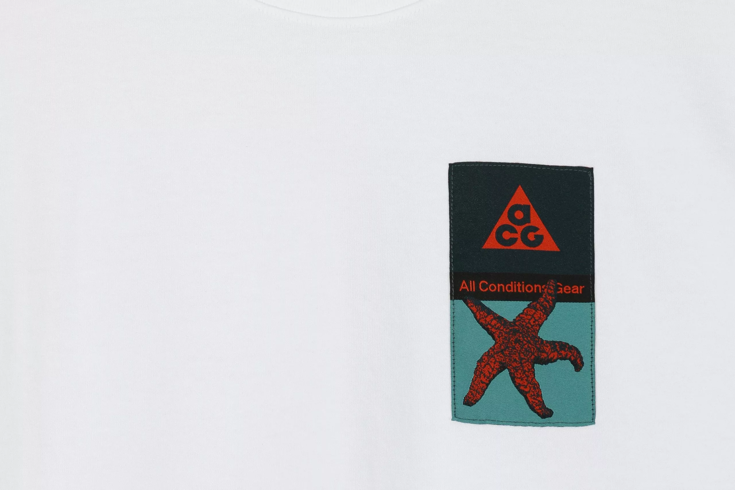 Nike ACG Patch Tee 2 Nike ACG Patch Tee - Image 2