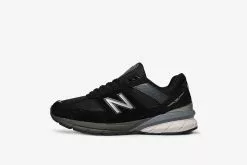 New Balance M990BK5
