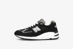 New Balance M990BL2