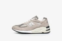 New Balance M990GY2